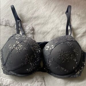 Victoria's Secret very sexy shiny Gray Floral Lace bombshell plunge push-up bra